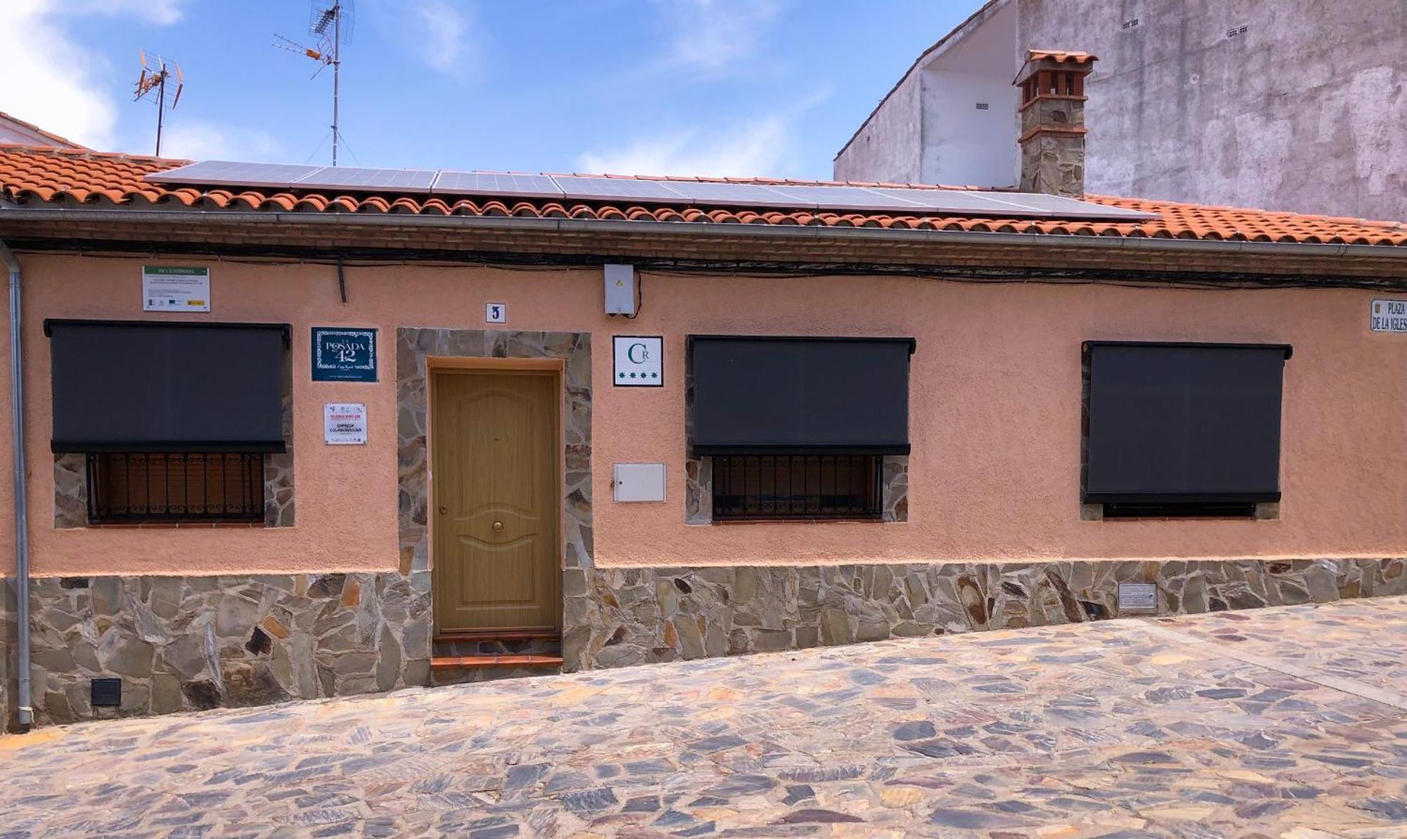Casa Rural La Posada Del 42 Carrascalejo Exterior foto