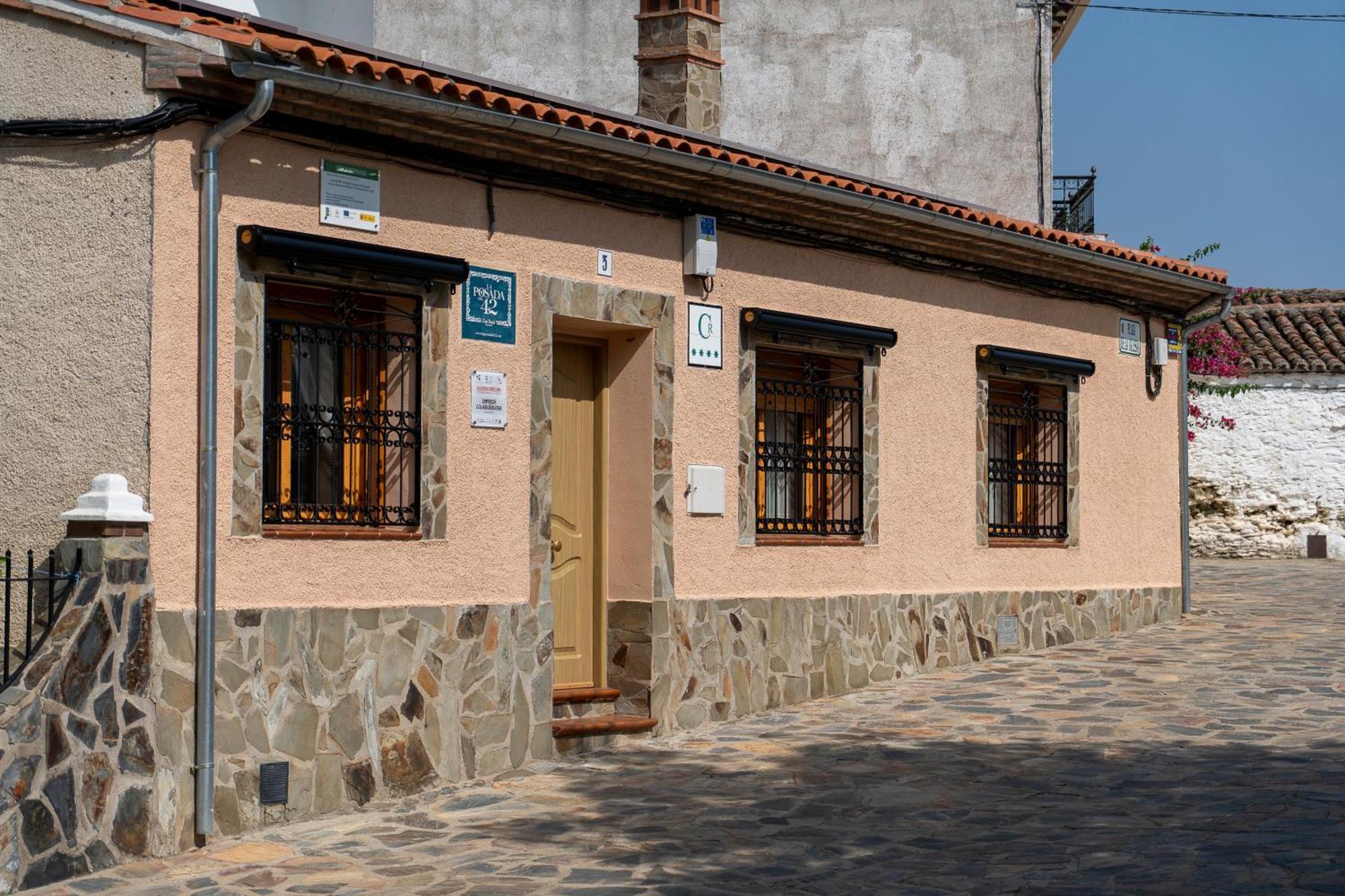 Casa Rural La Posada Del 42 Carrascalejo Exterior foto